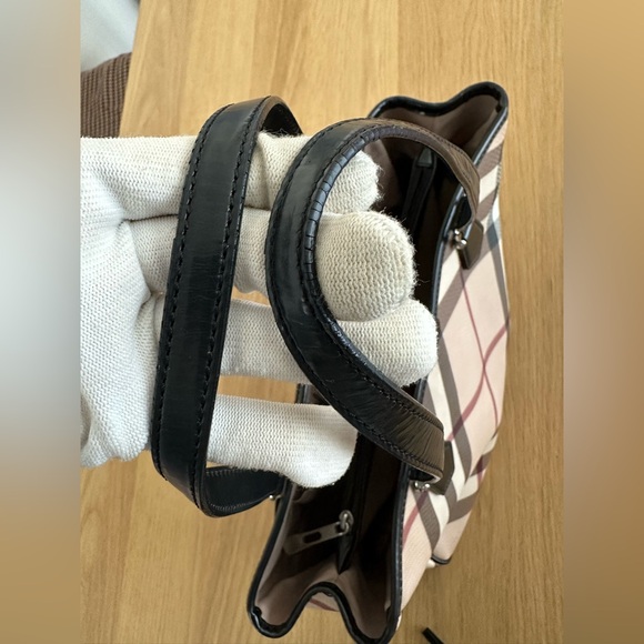 Burberry Tote Bag - Picture 7 of 17